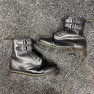 Dr. Martens Womens 1460 Smooth Leather Buckle Boots Black - 7 US